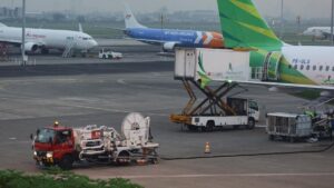 Harga tiket pesawat naik 50% akibat penyesuaian biaya bahan bakar