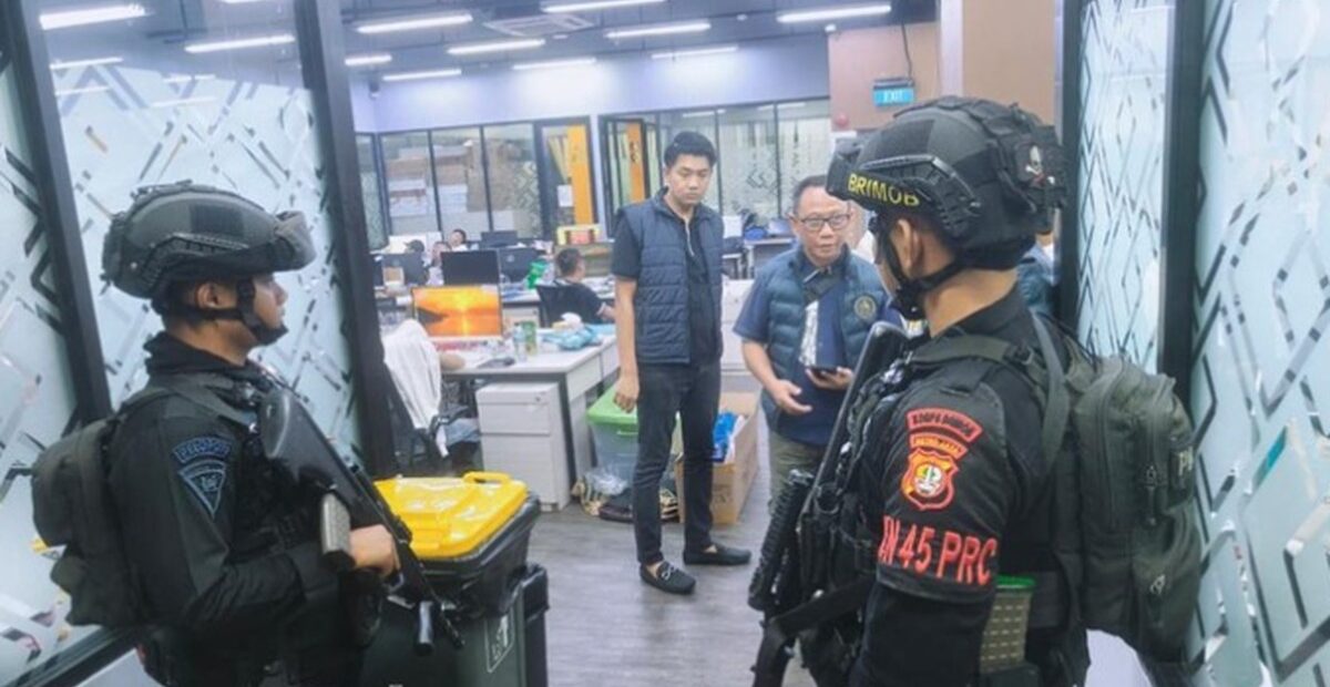 Penggerebekan judi online internasional di Hayam Wuruk
